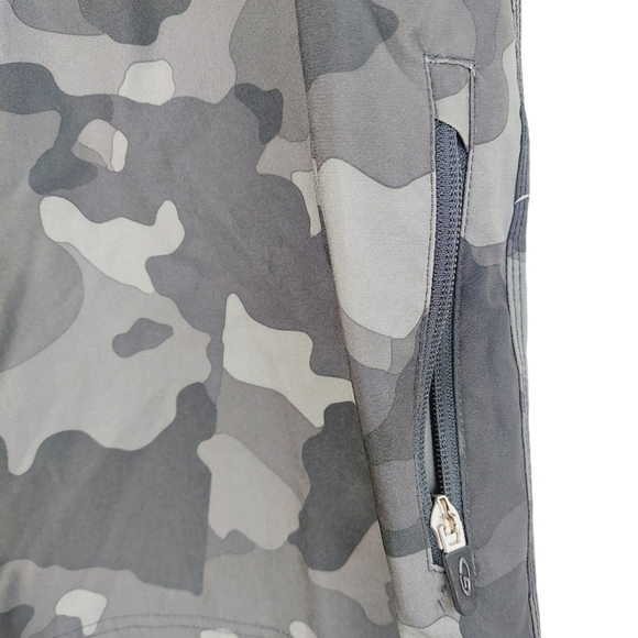 Champion Men's Camo Board Shorts Size 34 Gray Camouflage Pockets Lightweight EUC - Picture 3 of 7